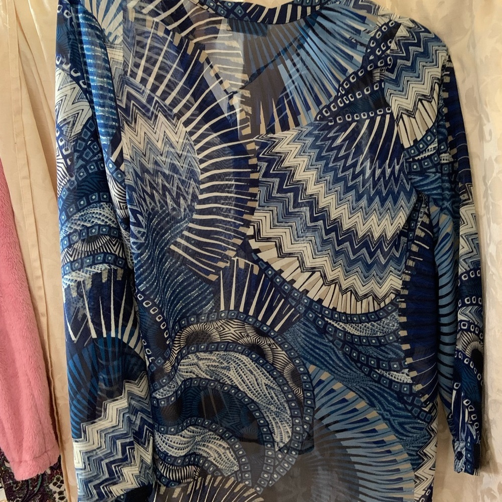Susan graver top. Size 6 - Picture 4 of 4